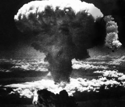 IMAGENS MAIS FAMOSAS DO MUNDO - BOMB ATÔMICA, BOMBA NUCLEAR EXPLOSÃO FUMAÇA
